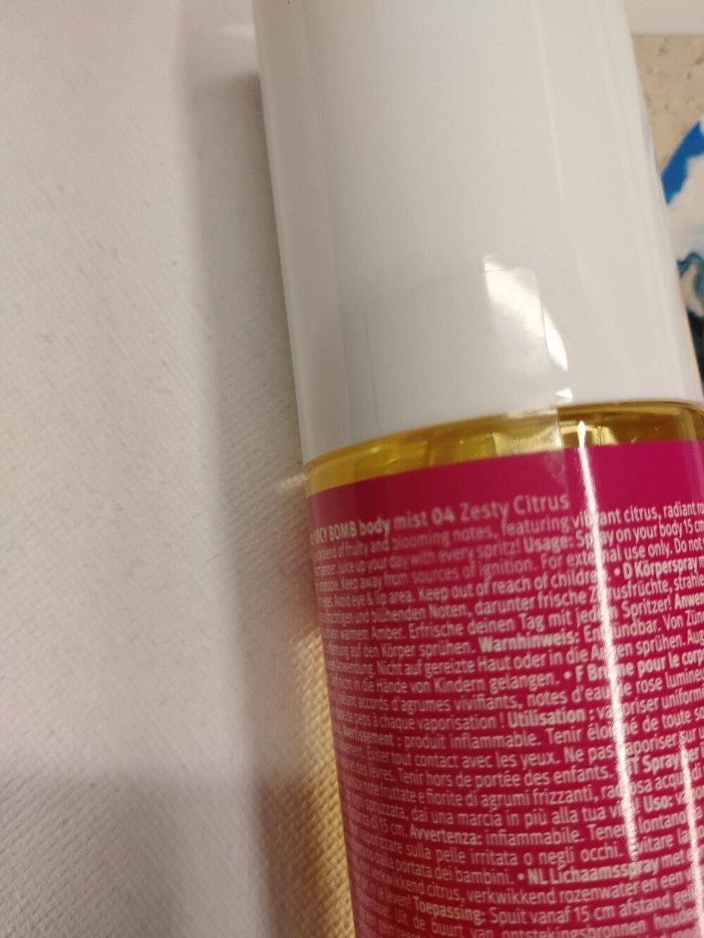 Essence Juicy Bomb Zesty Citrus Mist - 3.38 - Picture 6 of 6
